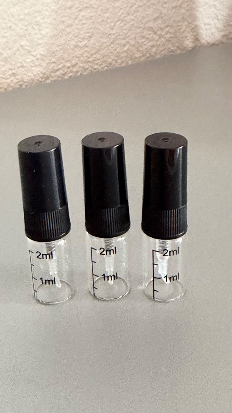 Parfums & Eau de Toilette: Molecule 01 Escentric Molecules, 2 ml – D'occasion à Sursee par nri_g5z8 2